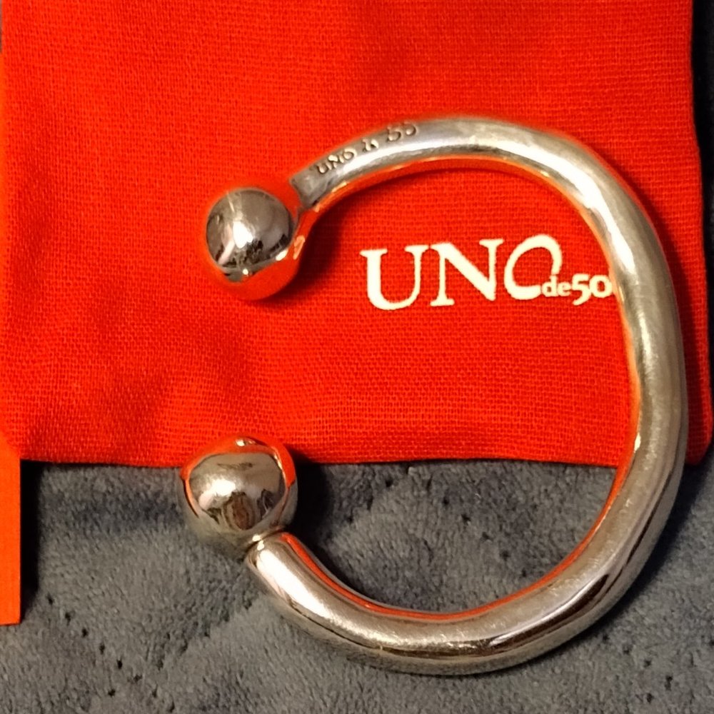 Uno de 50 Silver Bangle Bracelet NWT